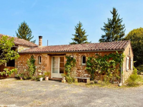 gîte sivade - vue épique - grand jardin clôturé